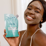 ⁦مقشر وقناع مضاد للبكتيريا من بودي بلندز - 150 غ⁩ - الصورة ⁦3⁩