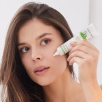 ⁦فارماسيرز كريم ليلي تي بيوريتينول 0.3 - 40مل⁩ - الصورة ⁦4⁩